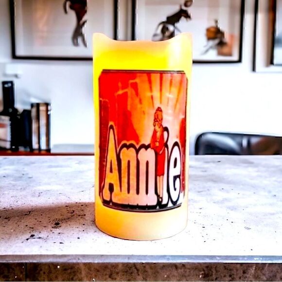 NWT.🕯Annie - Musical Theater Flameless Candle - Picture 1 of 5